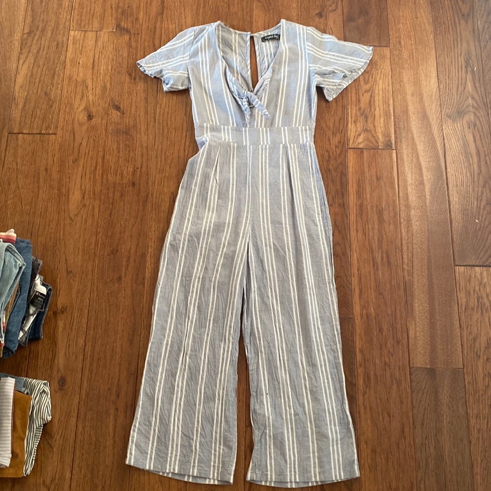 Short sleeved light blue jumper